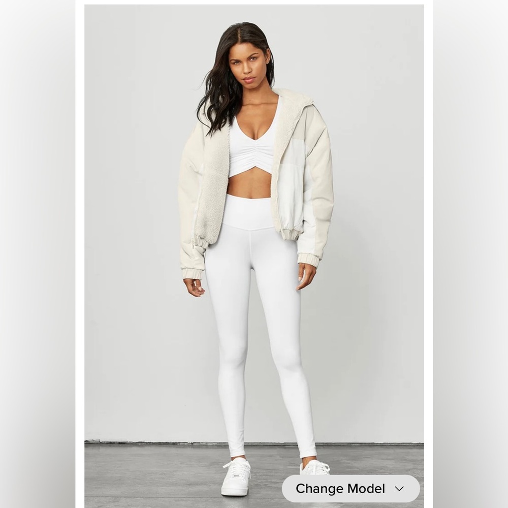 Alo White Set-High Waist Air Brush Legging and Wild Thing Bra